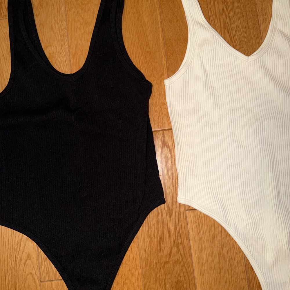 BRAND NEW Set Of 3 Ribbed Bodysuit in Teal, Black & White - Picture 3 of 4